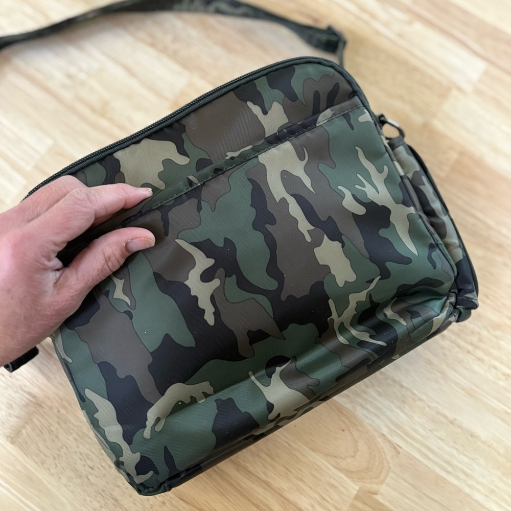 Lug Navigator Camo Quilted Messenger Bag - Picture 14 of 14